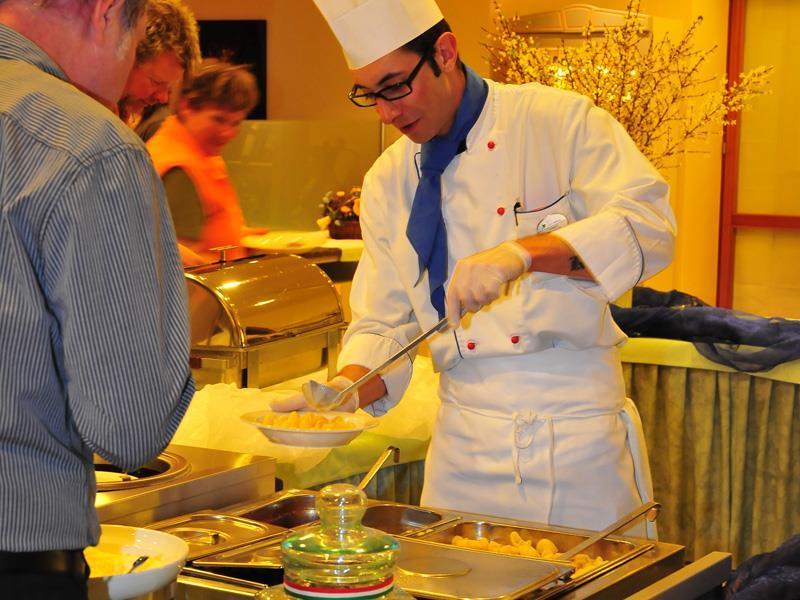 Hotel Valaisia Crans Montana, A Faern Collection Resort Restaurant photo
